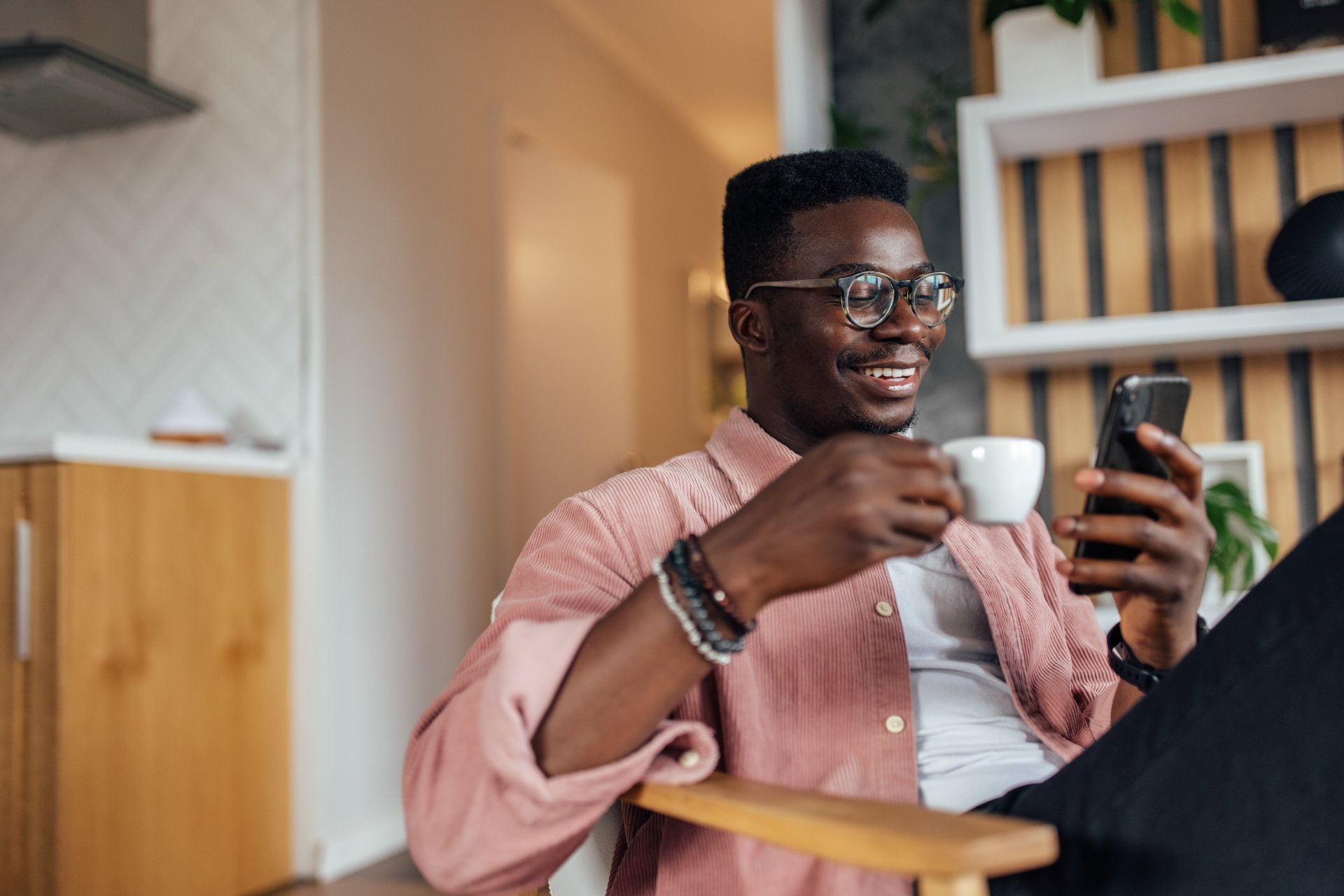 As a psychotherapist, this is how I managed to finally stop doomscrolling