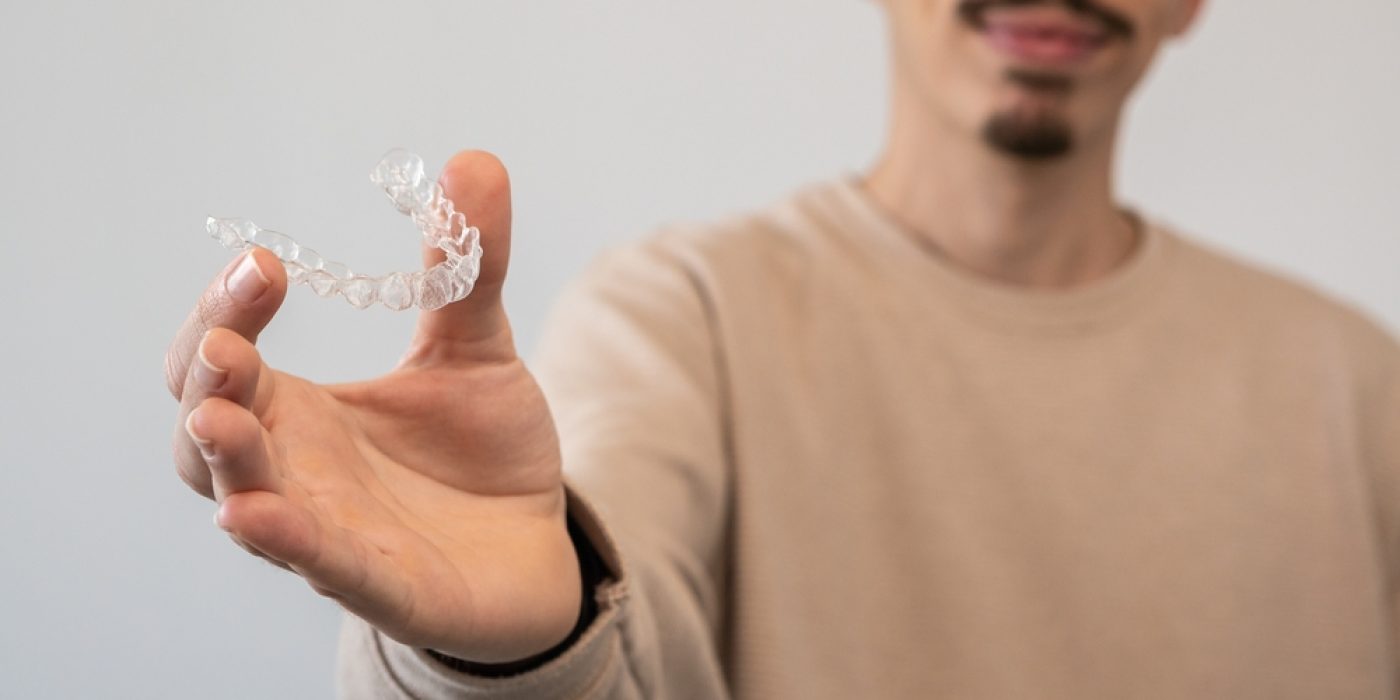 Why Busy Professionals are Choosing Orthodontic Treatments for Adults | Comparing Transparent Braces & Invisalign in Melbourne